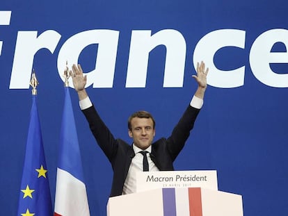 Emmanuel Macron, candidato a la presidencia de Francia, celebra su victoria en la primera ronda.