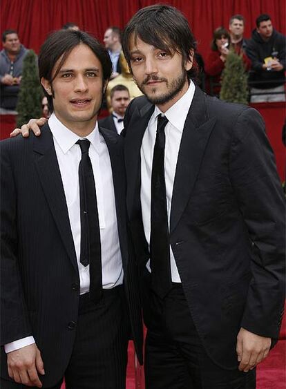 Los actores mexicanos Gael García Bernal y Diego Luna Gael optaron por el socorrido traje de chaqueta negro y la corbata estrecha del mismo color, aunque el de García Bernal era de rayas. Gael presentó, junto con Eva Green, el premio al Mejor corto documental.