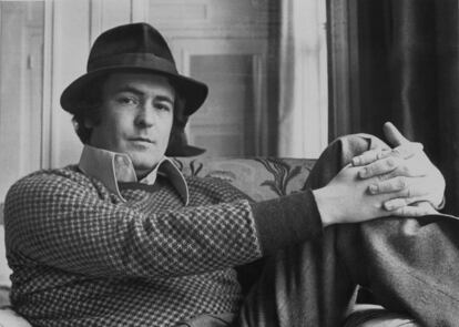 Bernardo Bertolucci es retratado en la 'premiere' de su película 'El último tango en París', el 14 de marzo de 1973, filme con el que el cineasta despertó grandes debates y controversias por su contenido sexual. Finalmente, obtuvo dos nominaciones a los premios Oscar de 1973, en las categorías de mejor director y mejor actor.