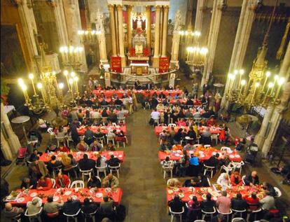 Dinar de Nadal amb els pobres de la Comunitat de Sant Egidi.