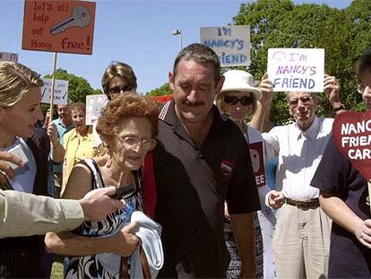 Manifestación en favor de la eutanasia y de la enferma terminal Nancy Crick, en Gold Coast (Australia).