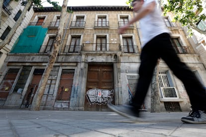 Fachada principal del palacio de la Duquesa de Sueca, en 2013.