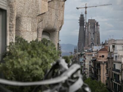 Una vista de la Sagrada Familia desde la Pedrera.