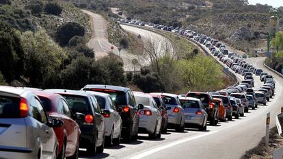 Atasco en la A-3 direcci&oacute;n Valencia, este jueves 2 de abril de 2014.