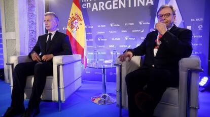 Mauricio Macri, junto a Juan Luis Cebri&ccedil;an, en el foro Invertir en Argentina. 