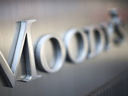 Moody's saca a Portugal del bono basura