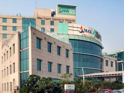 El Max Super Speciality Hospital Shalimar Bag en Nueva Deli.