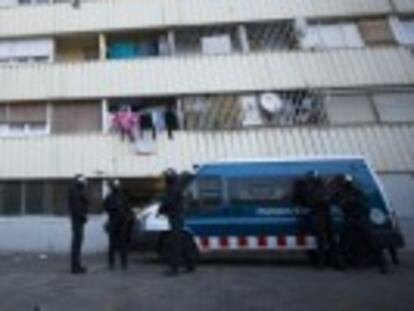 83 detenidos en un gran golpe contra el menudeo en la zona de La Mina