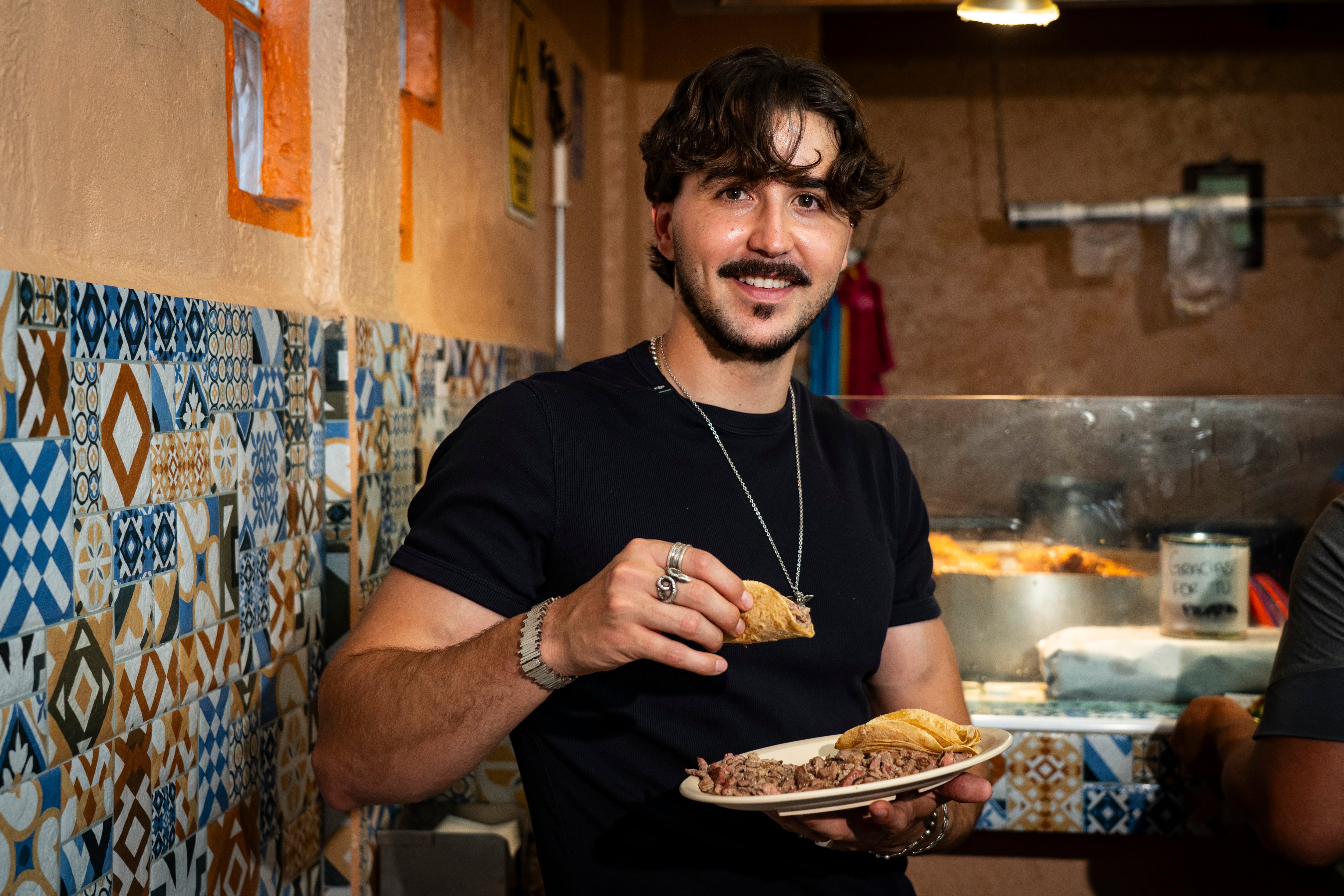 Aniol Güell en la Taquería Charly, al sur de la Ciudad de México, el 3 de junio.