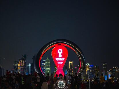 A clock marking the countdown to the start of the FIFA World Cup in Doha.