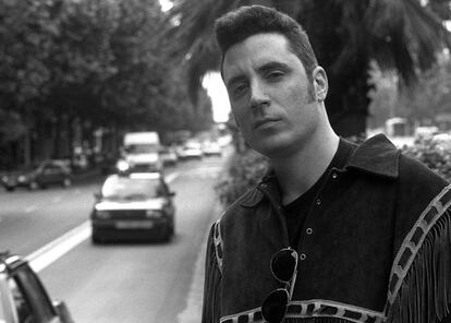 Loquillo ha decidit recuperar el seu vessant 'rockabilly'.