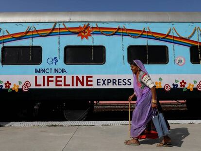 El tren hospital que circula por India