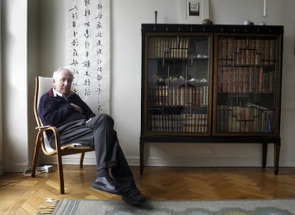 El poeta sueco Tomas Tranströmer, en su casa en 2004.