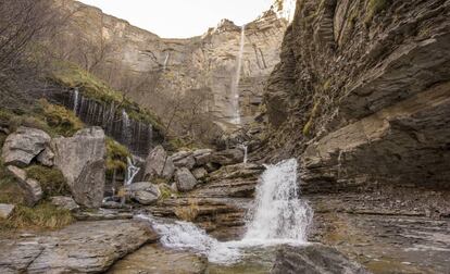 El salto del Nervión se precipita al vacío en una caída espectacular de 200 metros.