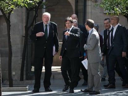 Puigdemont acompaña a una delegación internacional invitada por el Diplocat en los días previos al referéndum independentista del 1-O.