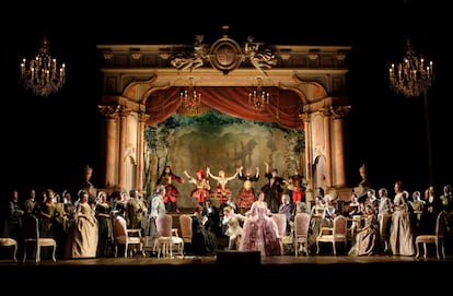 Una escena de 'Adriana Lecouvreur', dirigida por David McVicar en la Royal Opera House de Londres en noviembre de 2010.