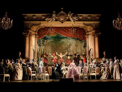 Una escena de 'Adriana Lecouvreur', dirigida por David McVicar en la Royal Opera House de Londres en noviembre de 2010.