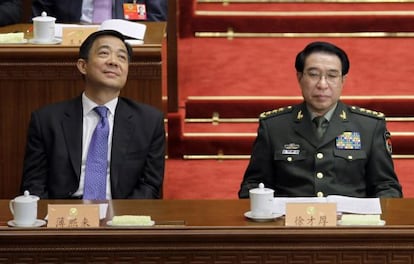 El general expulsado Xu Caihou con el ya defenestrado Bo Xilai en 2012.