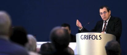 El president de Grifols, Víctor Grífols, durant la seva intervenció a la junta general extraordinària d'accionistes del 2011.