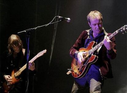 Nacho García Vega y Antonio Vega durante su actuación en el 'II Festival Musicos en la Naturaleza' en Hoyos del Espino (Avila)
