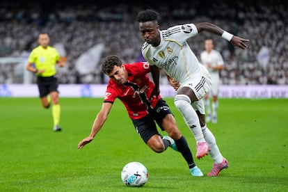 Vinicius encara a Mateu Morey este sábado en el Santiago Bernabéu.