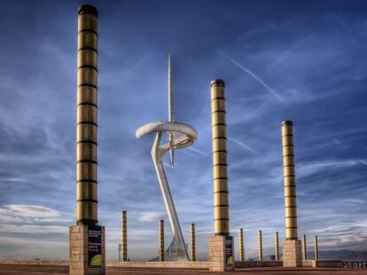 Torre de telecomunicaciones en el Anillo Olímpico de Montjuïc, en Barcelona, diseñada por Santiago Calatrava.