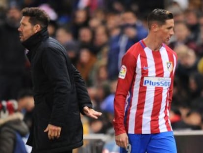 Simeone, que hace poco elogió ante el grupo la actitud del delantero, asegura que no insistirá en su continuidad en el Atlético