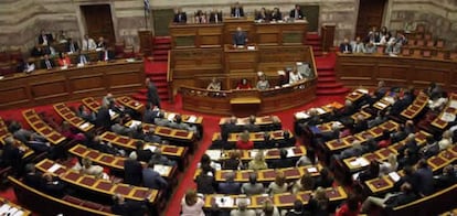 Vista general del interior del Parlamento griego, donde intervenía el primer ministro George Papandreu