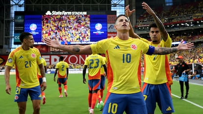 James Rodríguez festeja tras anotar contra Panamá, el 6 de julio.