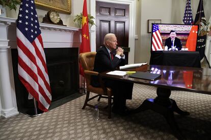 Joe Biden, durante una videoconferencia con Xi Jinping, en noviembre de 2021.