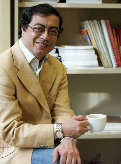 El senador colombiano Gustavo Petro, durante la entrevista en Madrid.