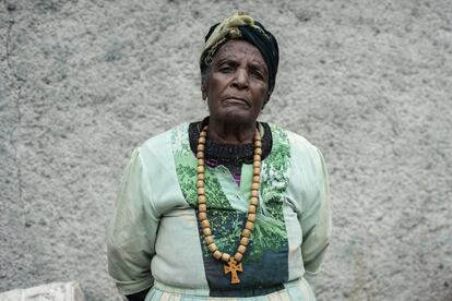 Assequeded Abegaz, 82 años, lleva 32 viviendo en esta comunidad de Adís Abeba (Etiopía). Sufre de problemas pulmonares y gástricos.