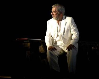 El escritor Mario Vargas Llosa actúa en el Teatro Romano de Mérida.