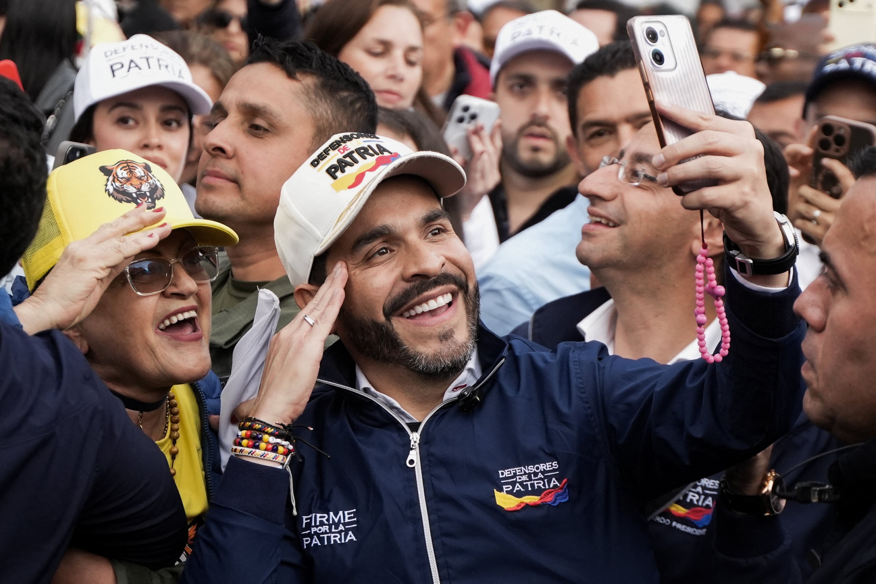 Abelardo de la Espriella desata un aluvión de críticas por sus comentarios sexistas contra dos periodistas | El camino a las elecciones presidenciales de Colombia 2026, en vivo