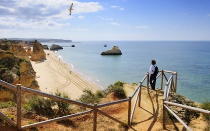 Panor&aacute;mica de la playa de Rocha, en el Algarve (Portugal). 