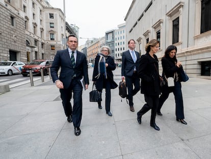 Los miembros de la Comisión de Venecia, a su llegada al Congreso el 8 de febrero.