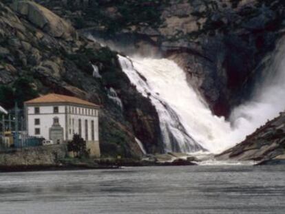 La cascada de Ézaro en el río Xallas.