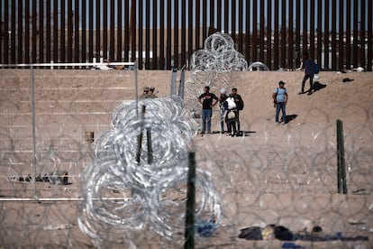 A group of migrants try to cross into the U.S. from Ciudad Juárez on October 5.