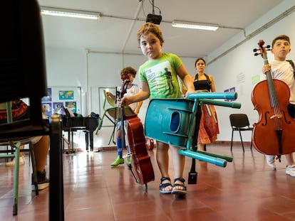 Ensayo general de una de las orquestas de Barrios Orquestados, en el CEIP Fernando Guanarteme, el día 22.