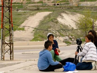 Niños durante un taller audiovisual en La Cañada.