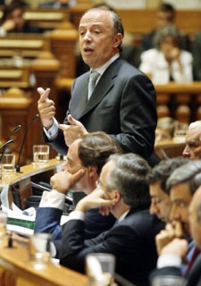 El primer ministro de Portugal, Santana Lopes, ayer en el Parlamento.
/ EFE