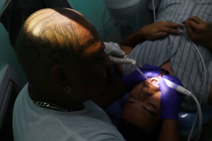 Consultorio dental en el interior de Fraijanes II