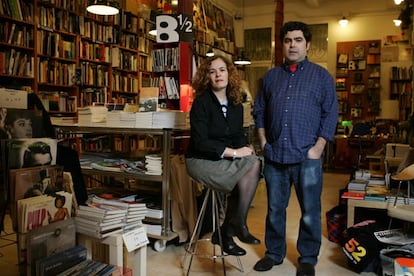 María Silveyro y Jesús Robles, propietarios de la librería 8 1/2.