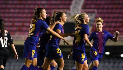 Las jugadoras del Barça celebran su triunfo ante el Avaldsnes.