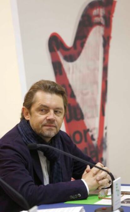 El director principal invitado de la OSE, Andrey Boreyko.