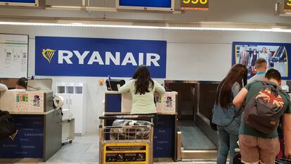 Mostradores de Ryanair en el aeropuerto de Madrid-Barajas.