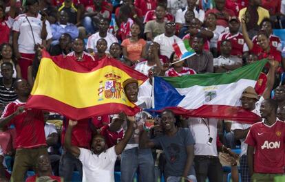 Aficionados en el estadio de Malabo, durante el encuentro.