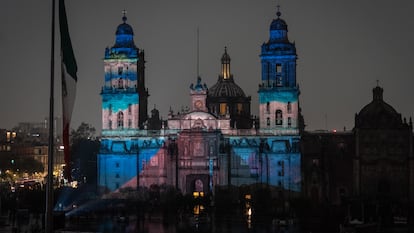 Proyección en la Catedral Metropolitana, en Ciudad de México, este viernes.