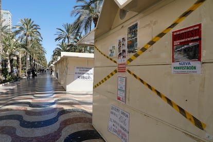 Casetas de La Explanada cerradas, en Alicante, el 23 de enero.