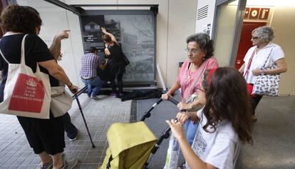 Un dels panells col·locats al Mercat de Sant Antoni